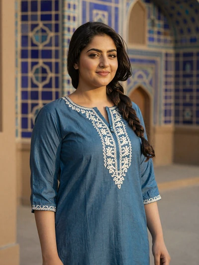 Mahnoor, 32, Pakistani woman from Multan near historic shrine, seeking lifelong partner