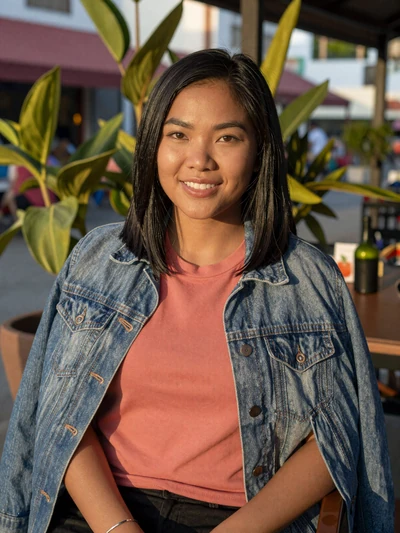 Jasmine, 29, Filipina woman from Cebu at outdoor cafe, interested in serious cross-cultural relationship