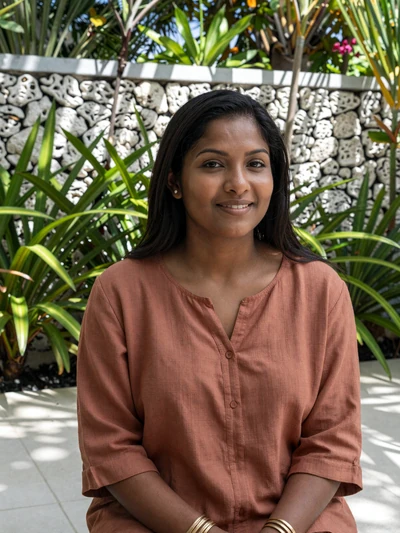 Sanfa, 27, Maldivian woman from Thinadhoo in garden courtyard, looking for meaningful relationship